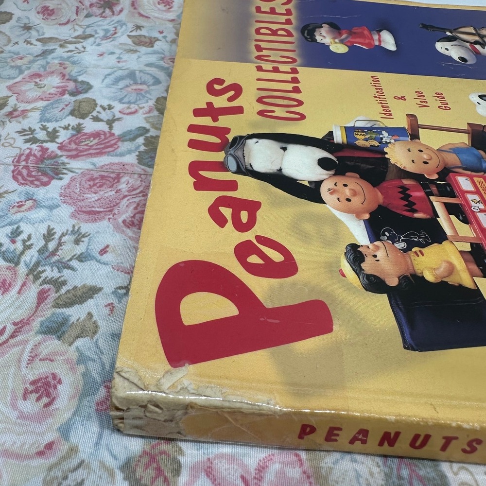 Peanuts Collectibles Identification Value Guide Andrea Podley Derrick Bang 2000 - Picture 4 of 8